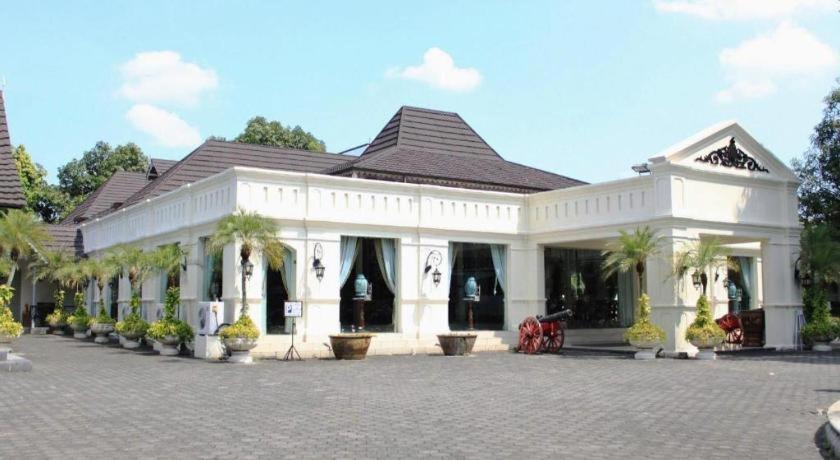 Aziza Syariah Hotel Solo By Horison Экстерьер фото