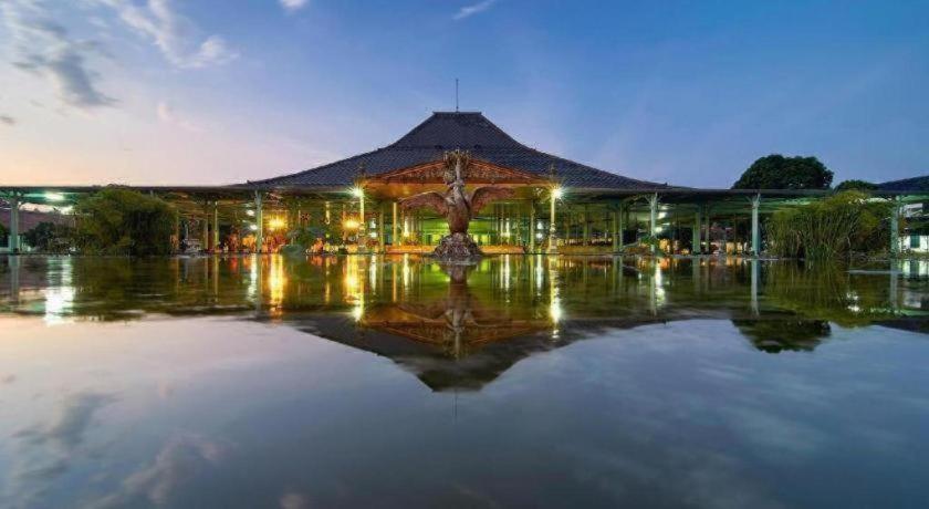Aziza Syariah Hotel Solo By Horison Экстерьер фото
